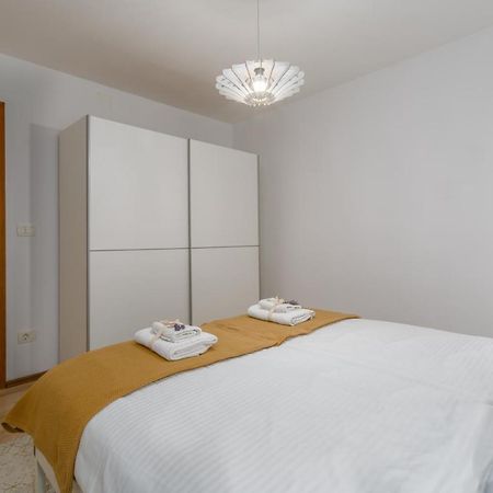 Apartments Agata Novigrad Istria Extérieur photo