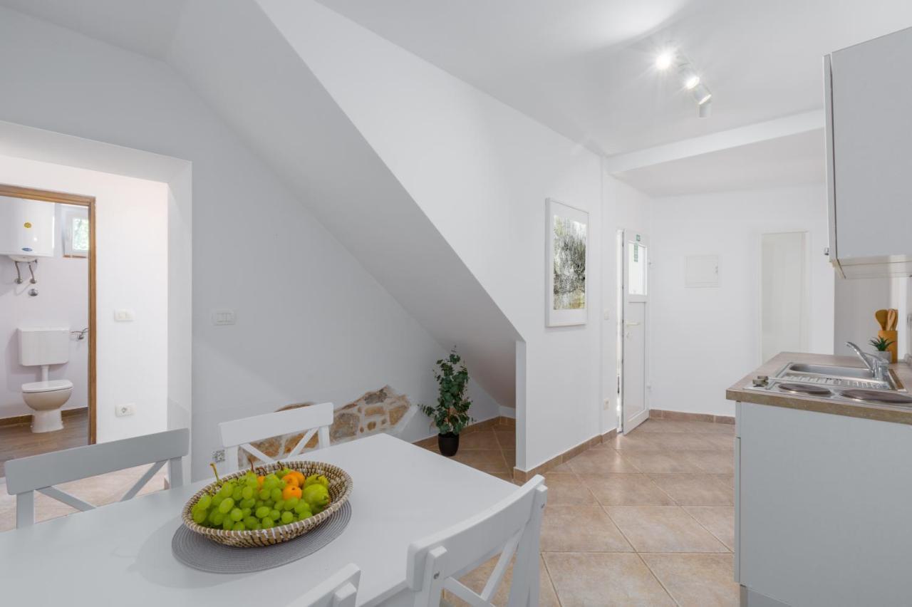 Apartments Agata Novigrad Istria Extérieur photo