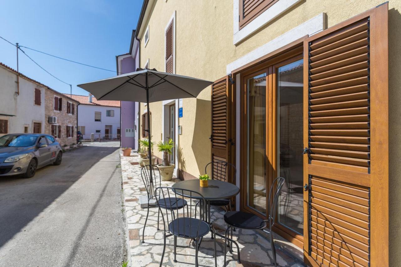 Apartments Agata Novigrad Istria Extérieur photo
