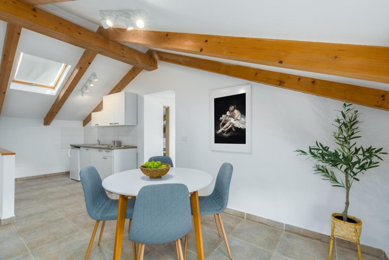 Apartments Agata Novigrad Istria Extérieur photo