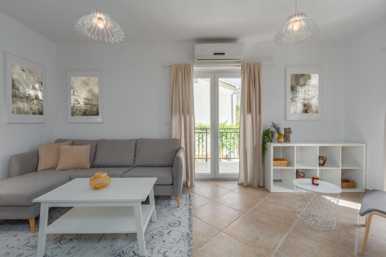 Apartments Agata Novigrad Istria Extérieur photo